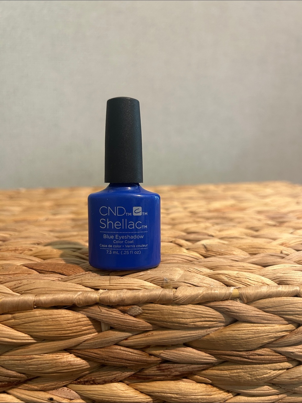 CND Shellac Blue Eyeshadow Gel Polish - Vivid Blue